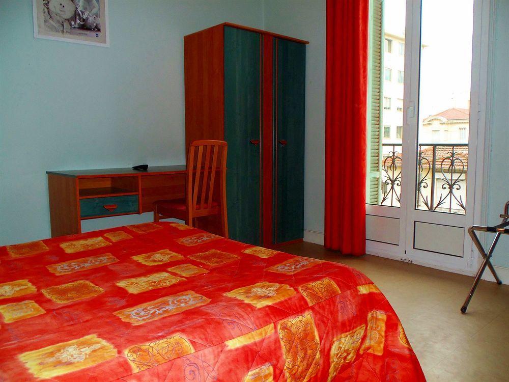 Hotel De Belgique A ม็องตง ภายนอก รูปภาพ